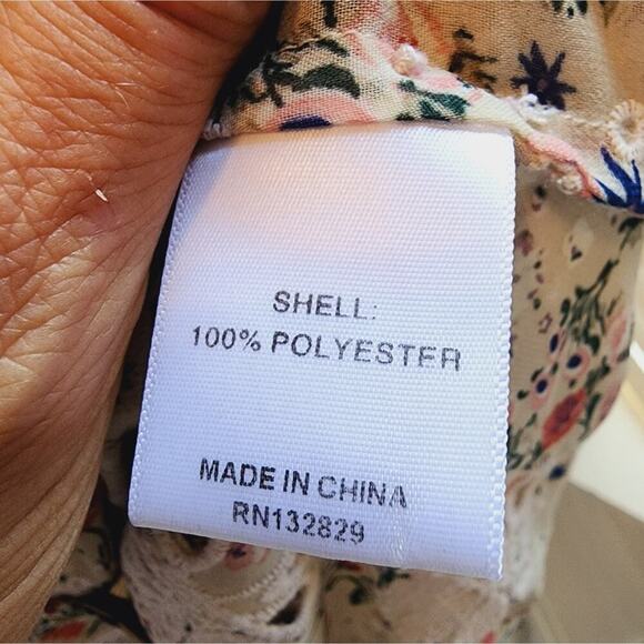 TULAROSA FLORAL BEIGE LACE BUTTON DOWN XS - Picture 7 of 7